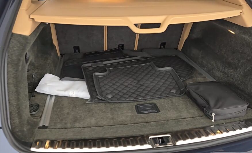 2022 Bentley Bentayga V8