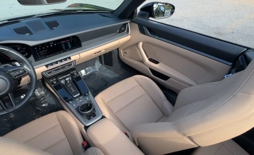 2022 Porsche 911 CARRERA
